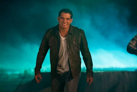 Кадр из сериала Оборотень / Волчонок